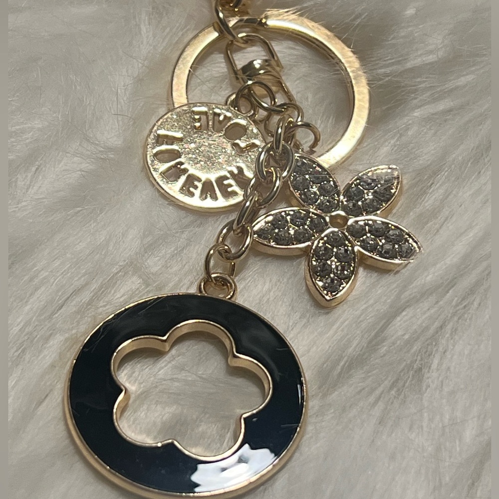 *NWT* Flower bag charm/key chain